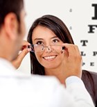  אסטיגמציה: מתי צריך צילינדר לתיקון הראייה?