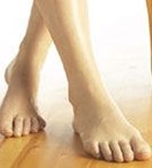 מה אומרות כפות רגלייך?
