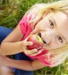 תזונה: על ילדים ופירות (אילוסטרציה)