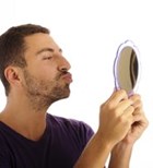 נרקיסיזם: מדוע קשה לטפל?-תמונה נרקיסיזם: מדוע קשה לטפל?-תמונה