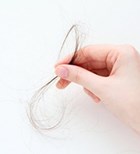 טריכוטילומניה: תלישת שיער כפייתית-תמונה