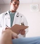 מחקר: רופאים המקשיבים למטופליהם זוכים באמונם