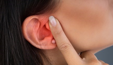 דלקת אוזניים - תמונת אווירה